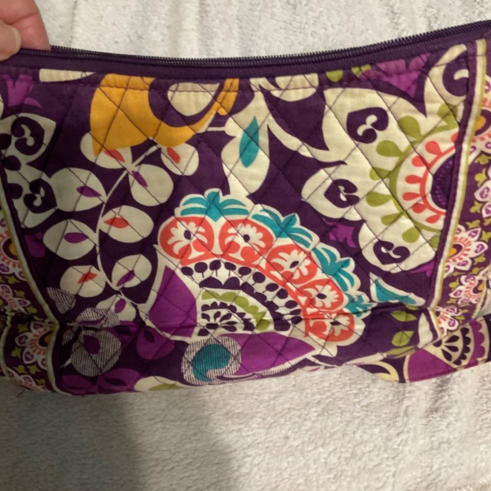 Vera Bradley crossbody purse. W262 - Picture 2 of 3